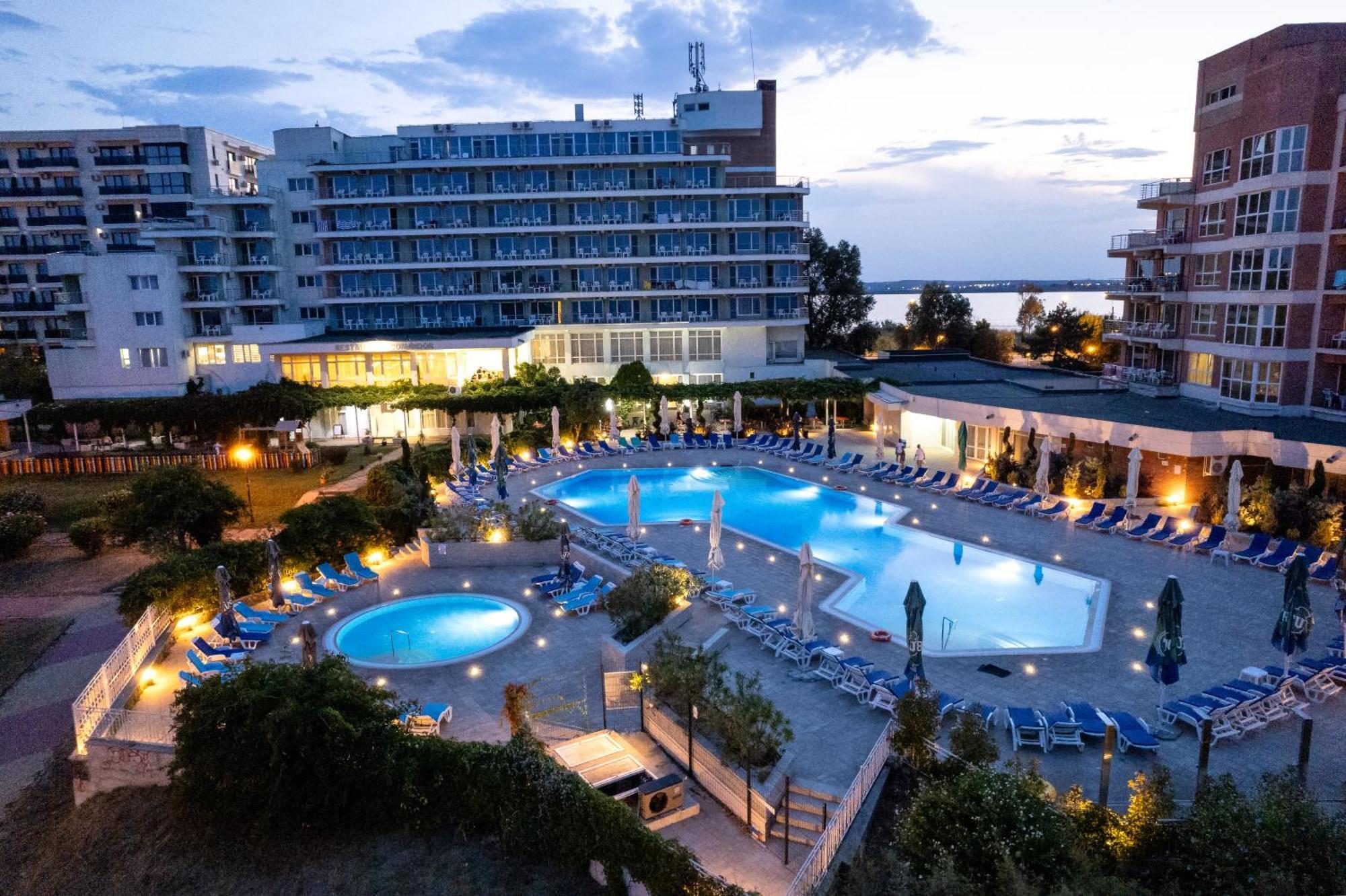 Hotel Comandor Mamaia Buitenkant foto
