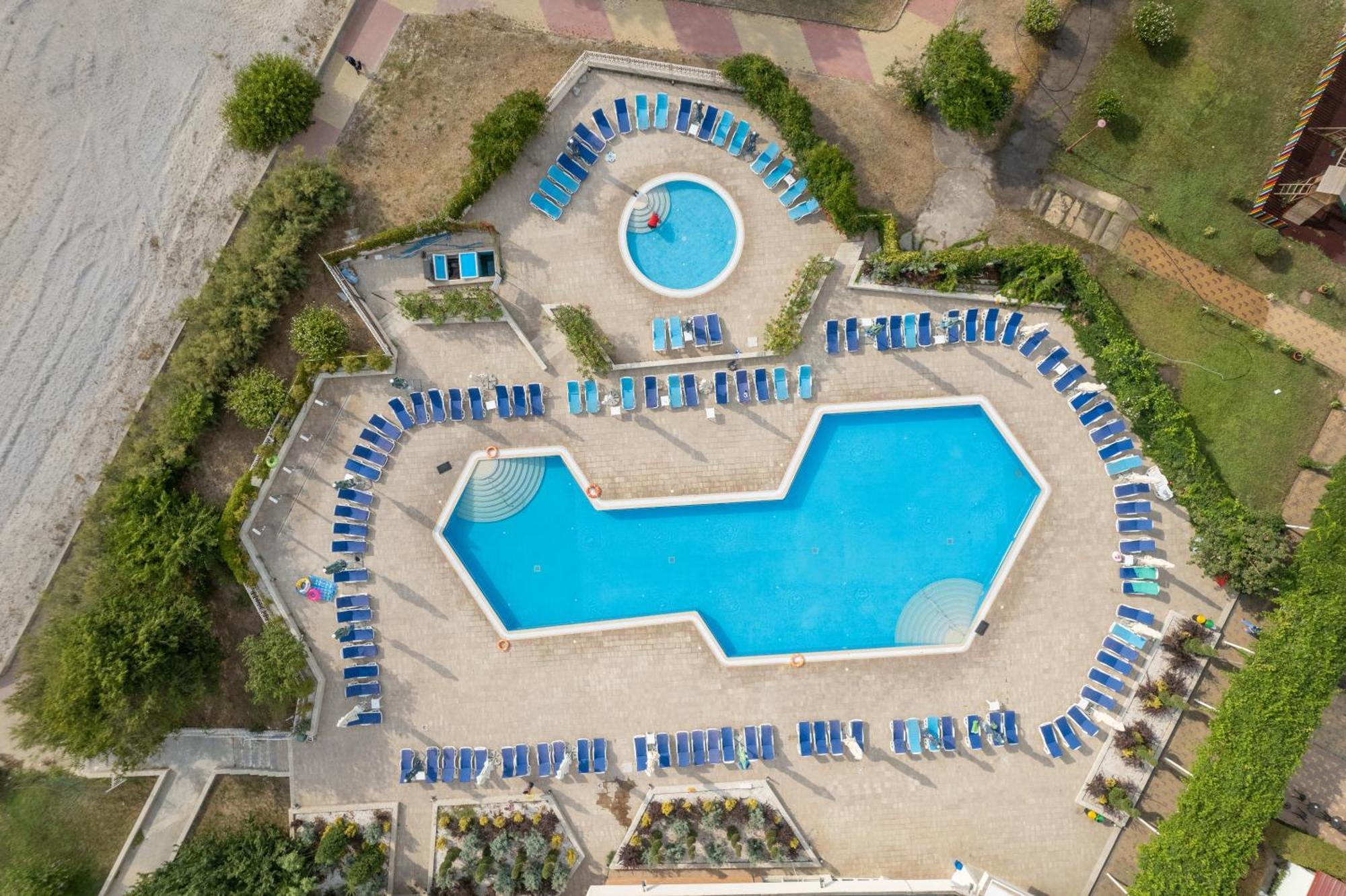 Hotel Comandor Mamaia Buitenkant foto