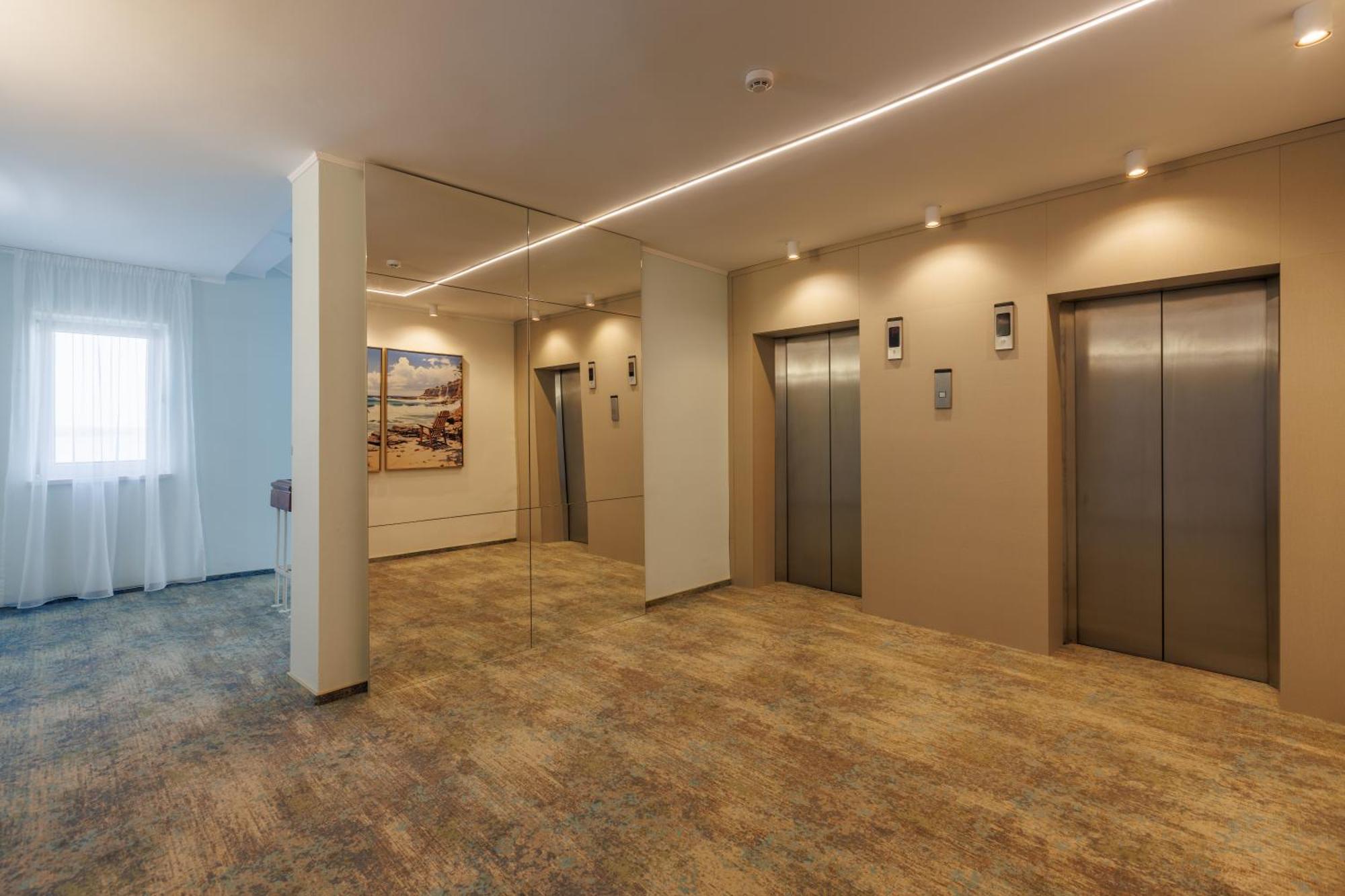 Hotel Comandor Mamaia Buitenkant foto