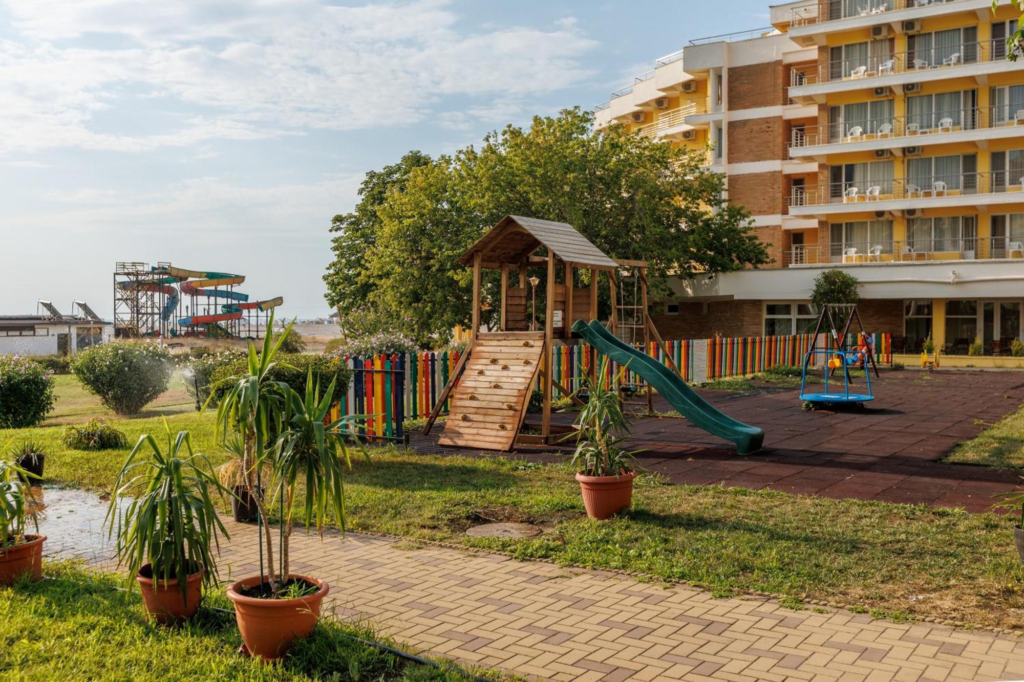 Hotel Comandor Mamaia Buitenkant foto