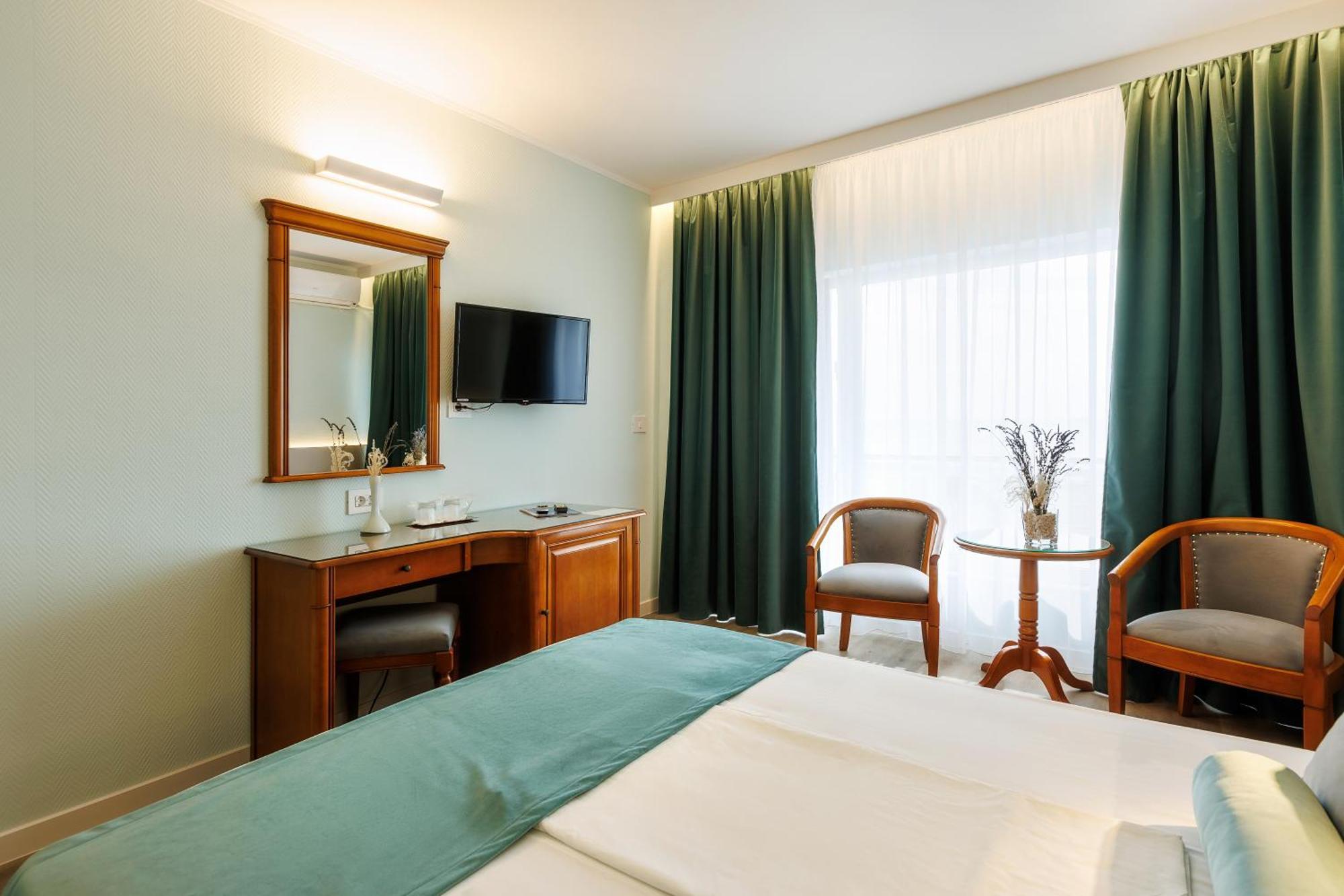Hotel Comandor Mamaia Buitenkant foto