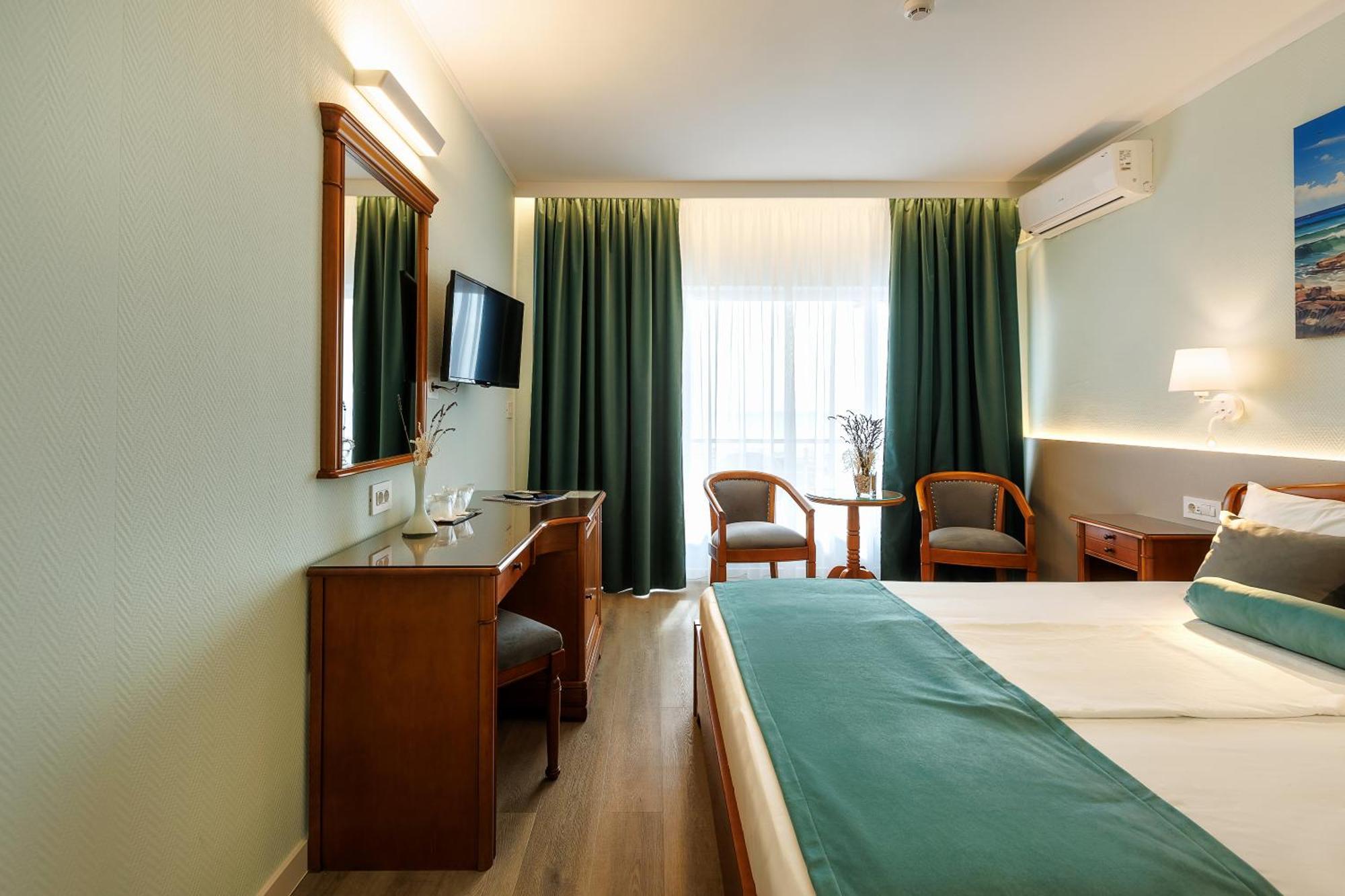 Hotel Comandor Mamaia Buitenkant foto