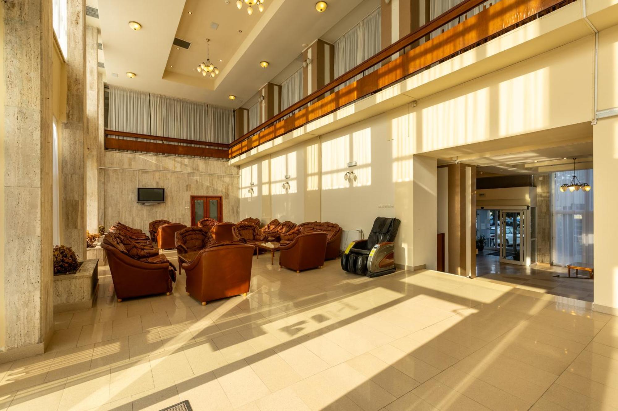 Hotel Comandor Mamaia Buitenkant foto