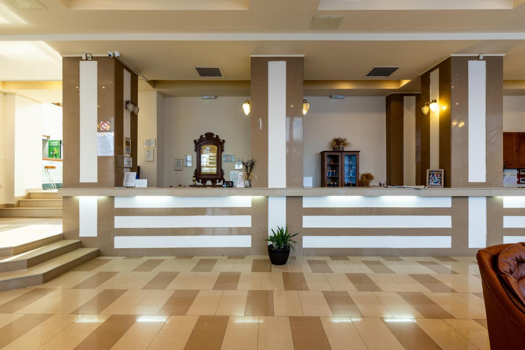 Hotel Comandor Mamaia Buitenkant foto