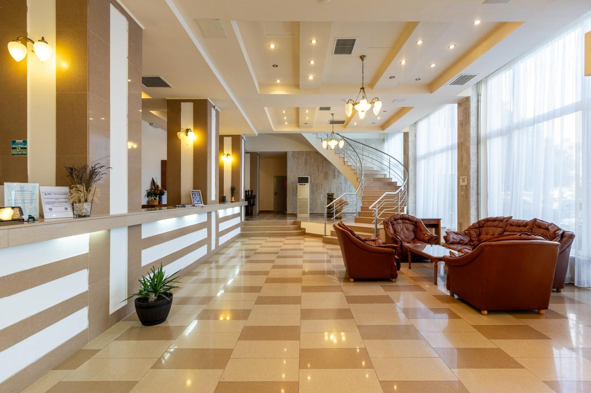 Hotel Comandor Mamaia Buitenkant foto